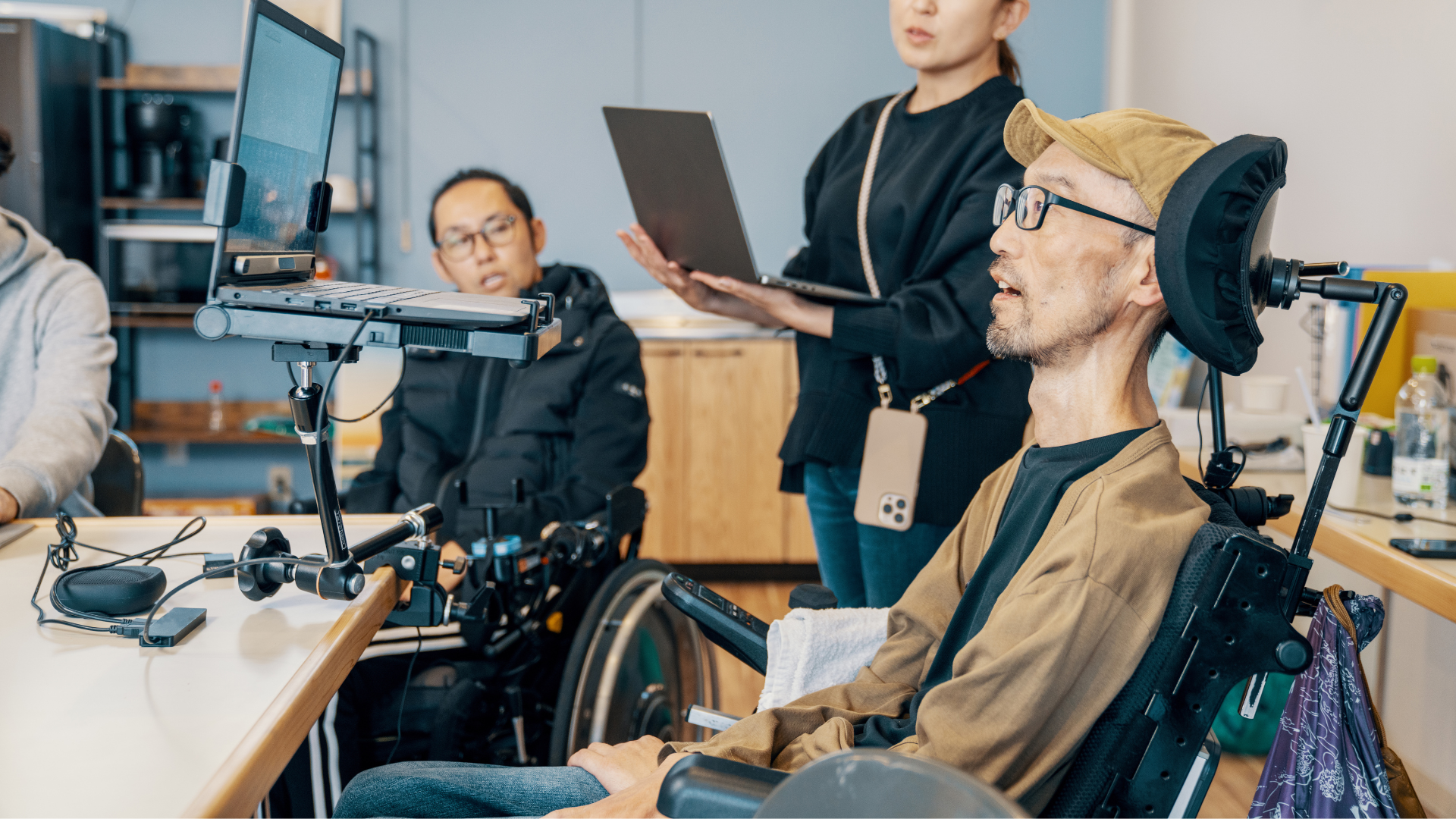 People with varying abilities working together